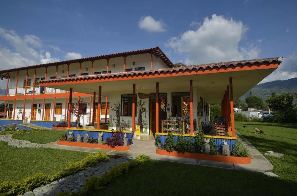 Finca Hotel La Rivera Calarca Exterior photo