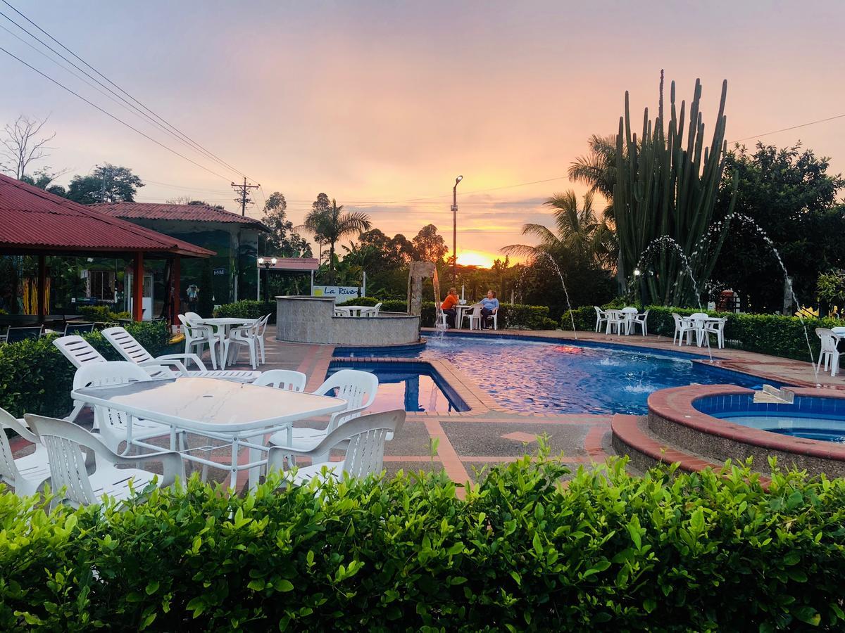Finca Hotel La Rivera Calarca Exterior photo