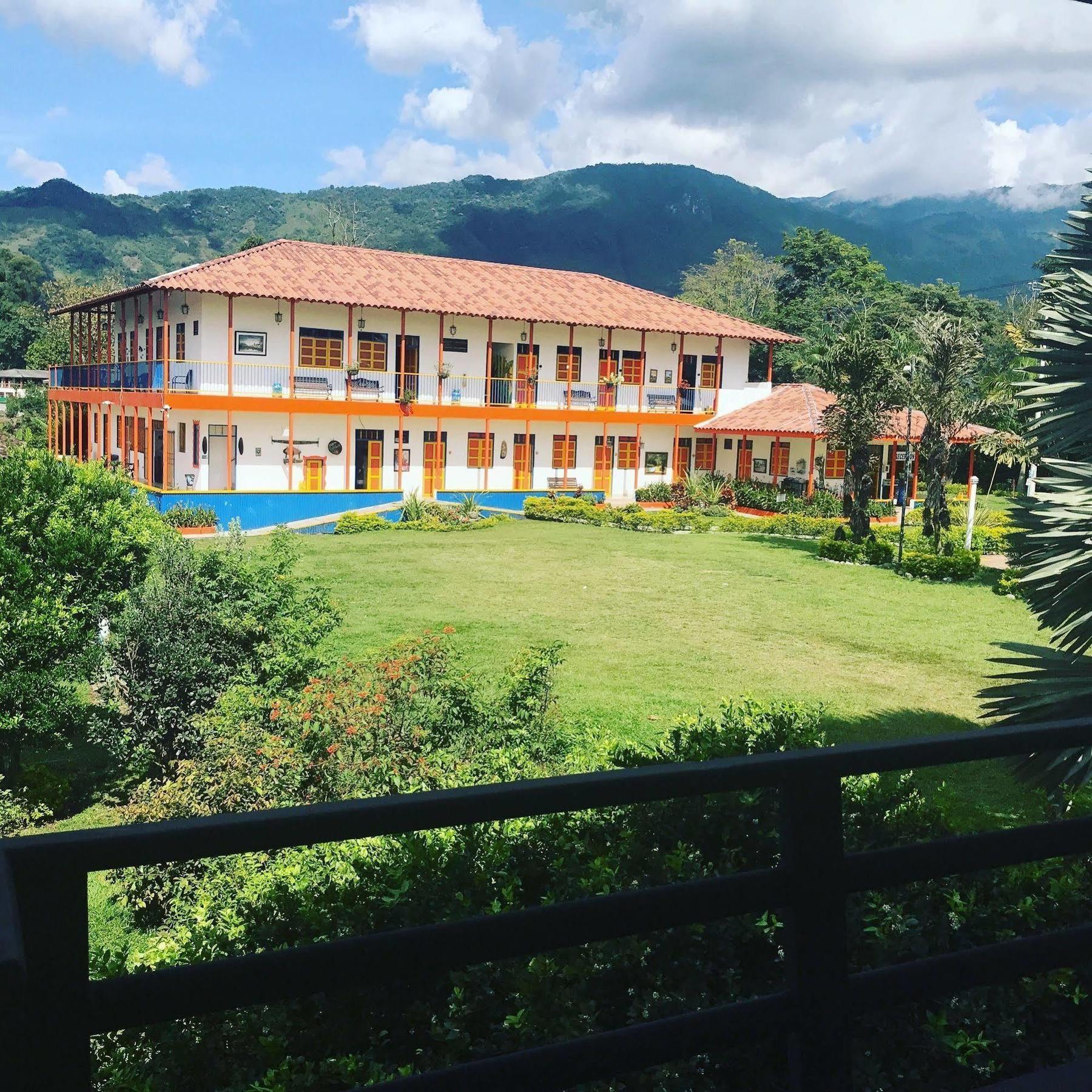 Finca Hotel La Rivera Calarca Exterior photo