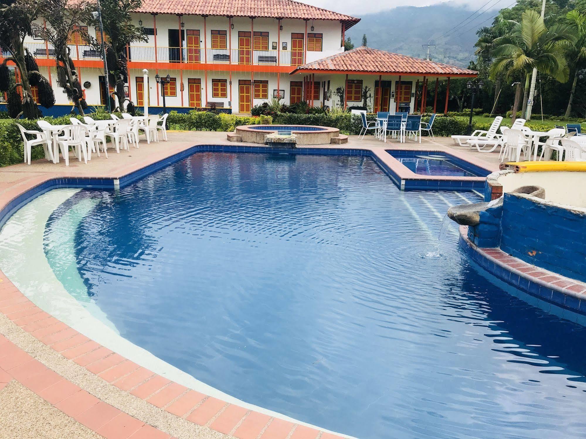 Finca Hotel La Rivera Calarca Exterior photo